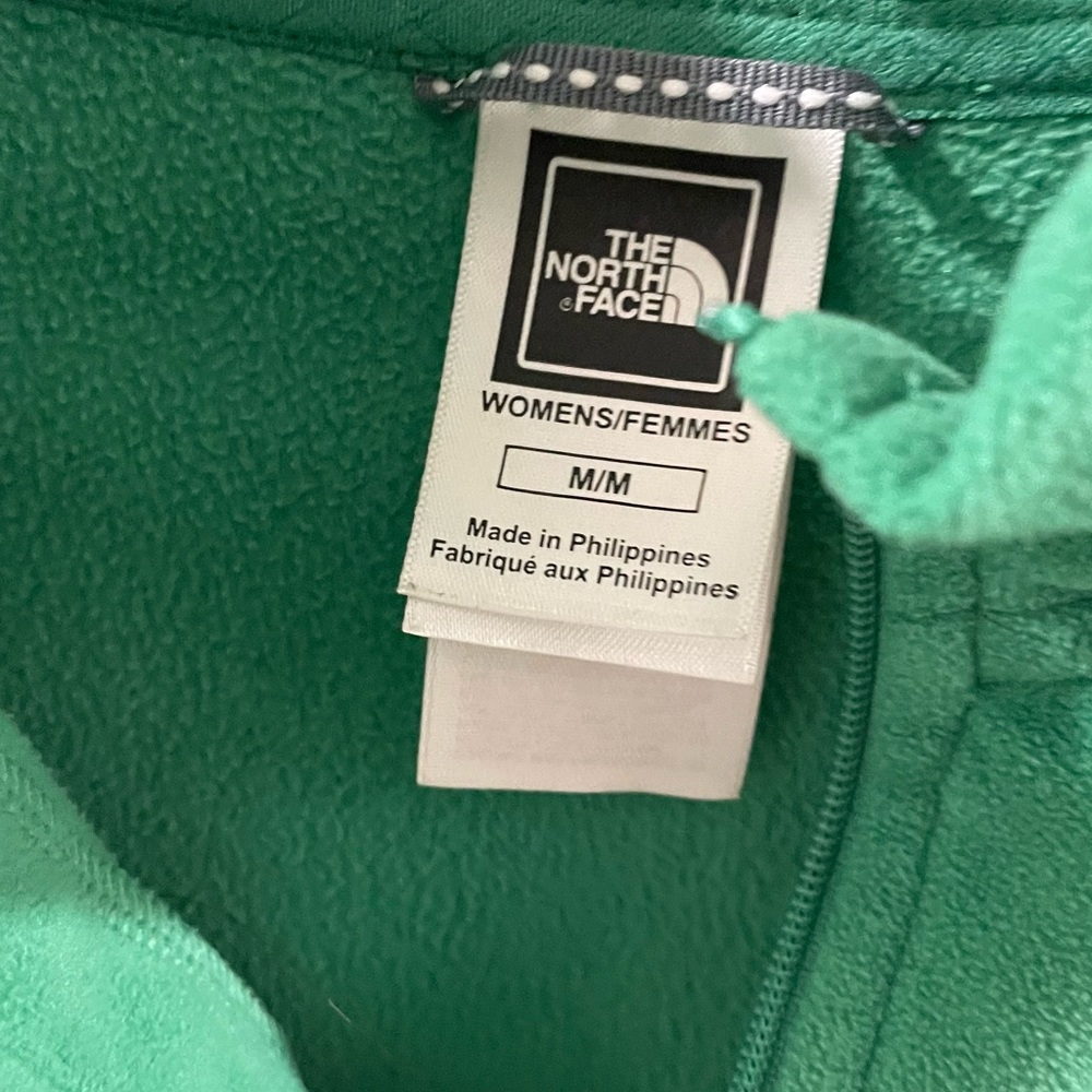 Green North Face Light Weight Jacket - image 3